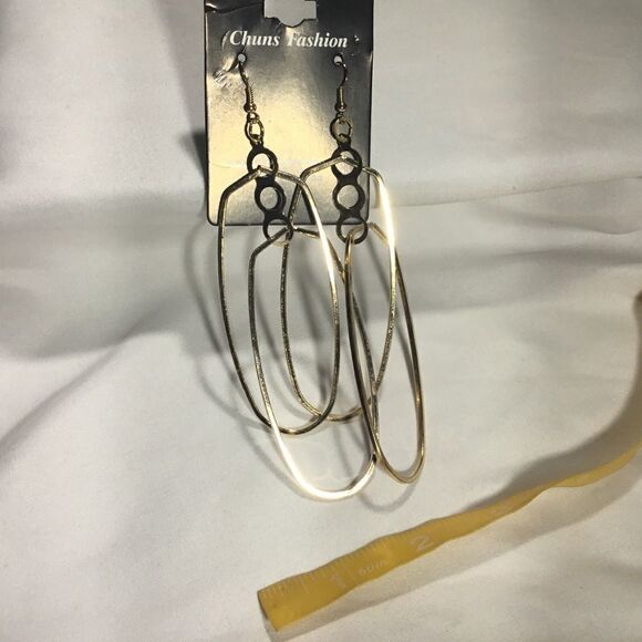 Gold Tone Fashion Earrings (UC3) - Picture 4 of 5